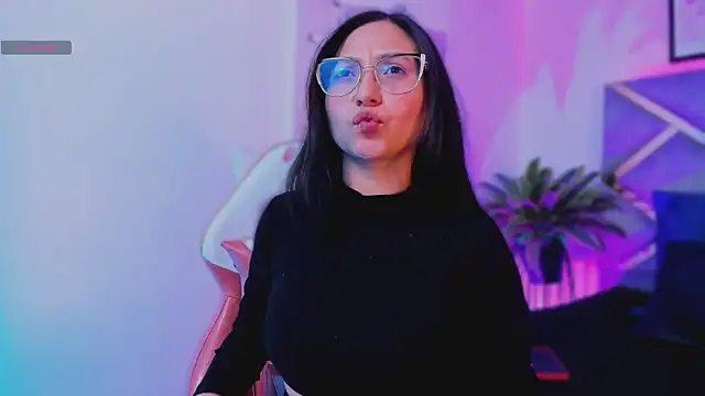 lucy neil online show from October 2025 02:34:02 AM