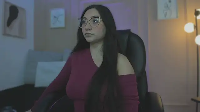 Snapshot of lucy_neil chatting on February 2026 02:31:02 AM lucy neil online show from February 2026 02:31:02 AM