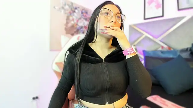 lucy neil online show from October 2025 02:30:02 AM