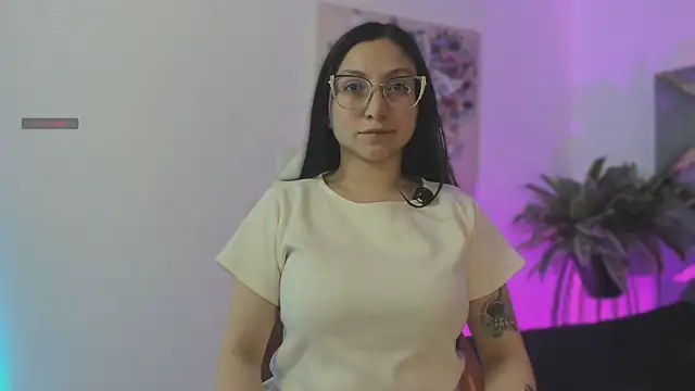 lucy neil online show from November 2025 02:32:02 AM