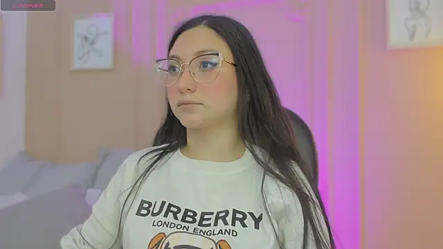 Snapshot of lucy_neil chatting on February 2026 02:31:02 AM lucy neil online show from February 2026 02:31:02 AM