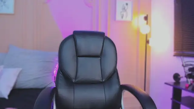 lucy neil online show from April 2026 02:41:01 AM