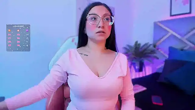 lucy neil online show from October 2025 02:43:01 AM