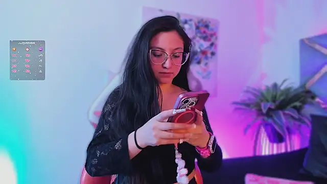 lucy neil online show from November 2025 02:45:02 AM