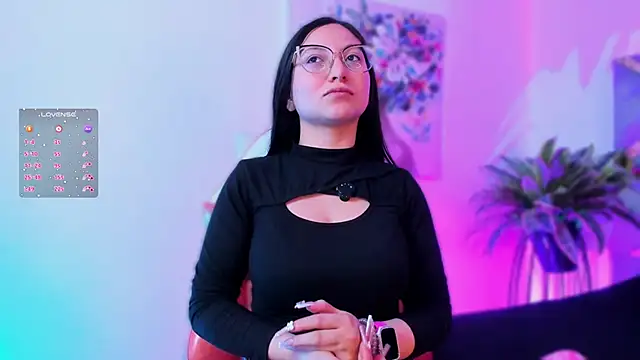 lucy neil online show from November 2025 02:48:01 AM