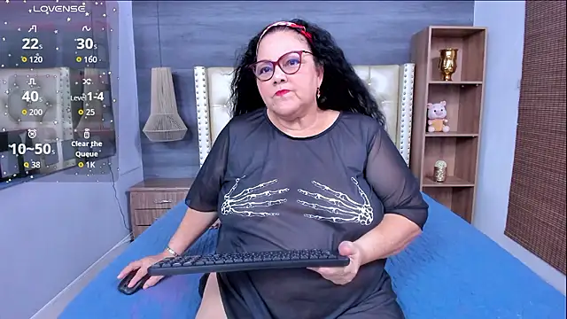 mommy cute online show from March 2026 11:05:01 PM