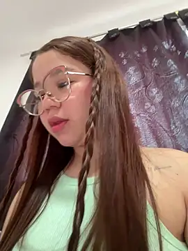 Snapshot of Lucyklein2022 chatting on February 2025 04:24:02 PM Lucyklein2022 online show from February 2025 04:24:02 PM