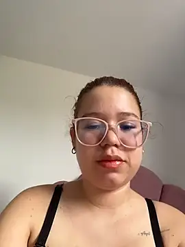 Snapshot of Lucyklein2022 chatting on March 2026 03:35:02 PM Lucyklein2022 online show from March 2026 03:35:02 PM