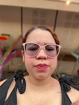 Snapshot of Lucyklein2022 chatting on June 2026 04:45:01 PM Lucyklein2022 online show from June 2026 04:45:01 PM