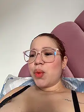 Snapshot of Lucyklein2022 chatting on March 2026 06:42:02 PM Lucyklein2022 online show from March 2026 06:42:02 PM