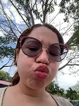 Snapshot of Lucyklein2022 chatting on March 2025 01:59:02 PM Lucyklein2022 online show from March 2025 01:59:02 PM