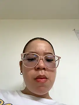 Snapshot of Lucyklein2022 chatting on March 2026 04:41:02 PM Lucyklein2022 online show from March 2026 04:41:02 PM