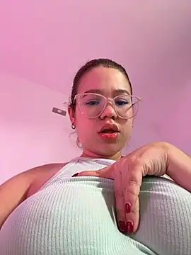 Snapshot of Lucyklein2022 chatting on April 2026 06:10:01 PM Lucyklein2022 online show from April 2026 06:10:01 PM