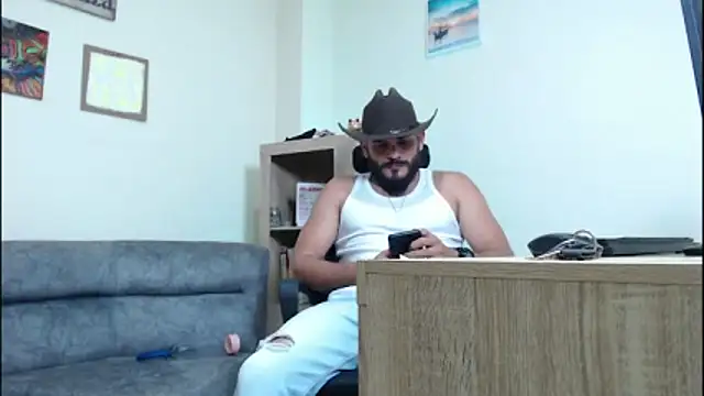 Snapshot of cowboyht chatting on May 2026 12:20:01 PM cowboyht online show from May 2026 12:20:01 PM