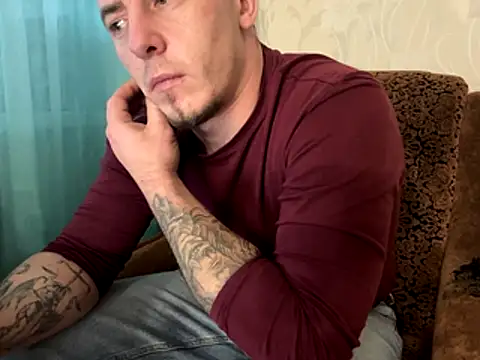 Snapshot of Fenix25f chatting on December 2025 11:49:01 AM Fenix25f online show from December 2025 11:49:01 AM