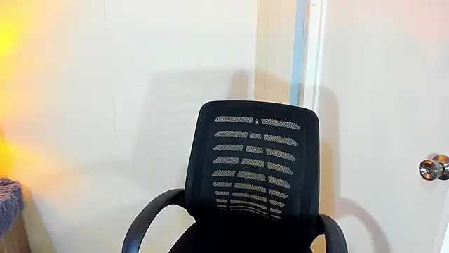 Snapshot of FuckDollNicky chatting on December 2025 02:54:02 PM FuckDollNicky online show from December 2025 02:54:02 PM