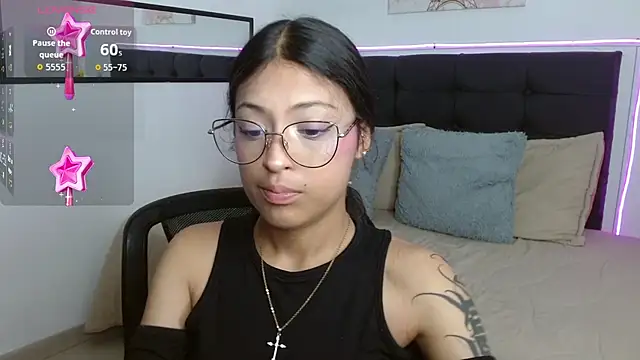 Snapshot of vaness_weet chatting on June 2026 08:42:01 PM vaness weet online show from June 2026 08:42:01 PM