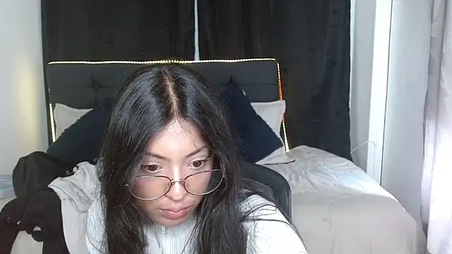 vaness weet online show from November 2025 07:36:02 PM