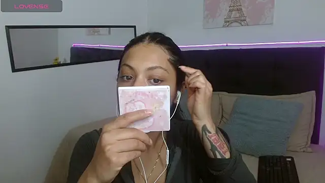 Snapshot of vaness_weet chatting on July 2026 07:00:02 PM vaness weet online show from July 2026 07:00:02 PM