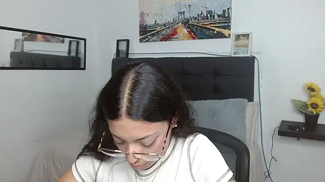 vaness weet online show from November 2025 08:13:01 PM