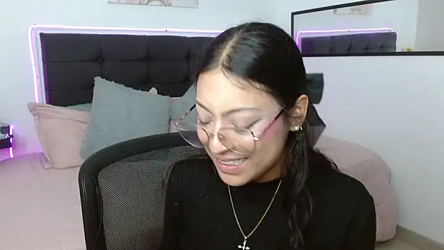 vaness weet online show from March 2026 12:16:01 AM