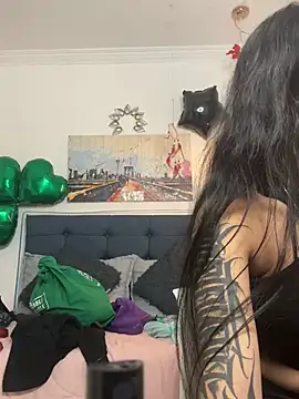 vaness weet online show from March 2025 07:44:01 PM