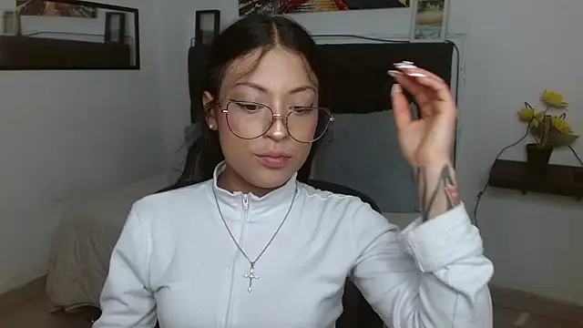 vaness weet online show from November 2025 08:23:01 PM