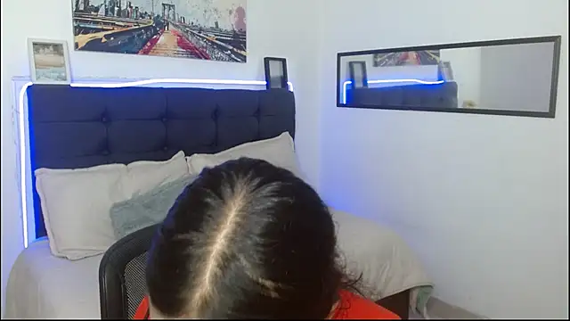 vaness weet online show from December 2025 09:14:01 PM