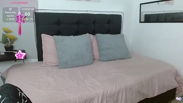 vaness weet online show from April 2026 08:26:02 PM