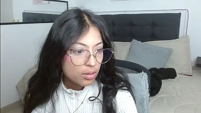 vaness weet online show from April 2026 07:48:01 PM