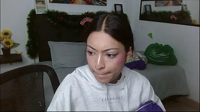 vaness weet online show from January 2026 08:35:02 PM