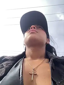 vaness weet online show from December 2025 07:18:02 PM