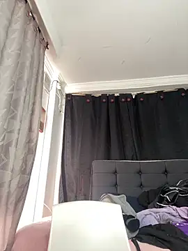 vaness weet online show from December 2025 07:20:01 PM