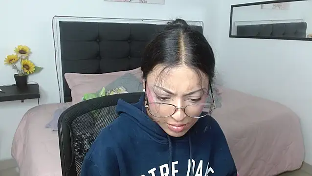 vaness weet online show from February 2026 07:48:01 PM