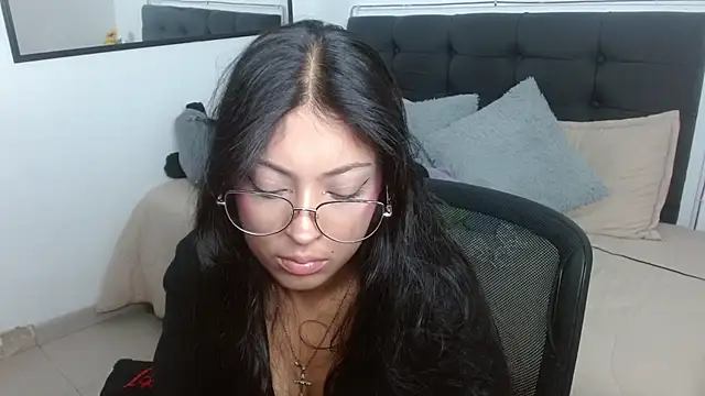 Snapshot of vaness_weet chatting on July 2026 07:55:01 PM vaness weet online show from July 2026 07:55:01 PM