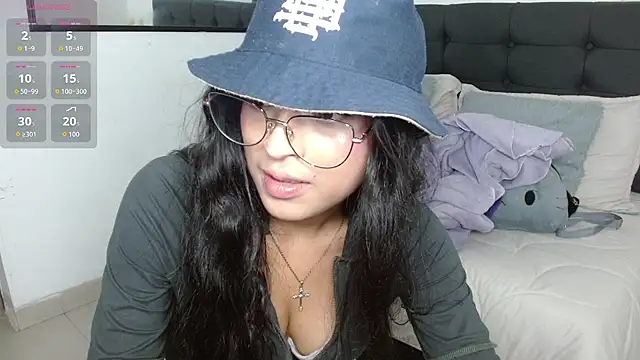 vaness weet online show from October 2025 07:59:02 PM