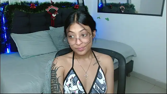 vaness weet online show from December 2025 08:04:02 PM