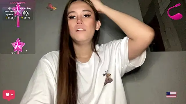 Snapshot of MeganTheRarest chatting on June 2026 04:40:02 AM MeganTheRarest online show from June 2026 04:40:02 AM