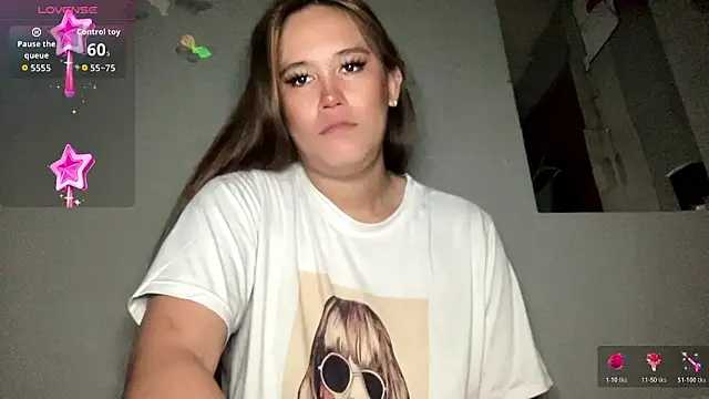 Snapshot of MeganTheRarest chatting on June 2026 04:50:01 AM MeganTheRarest online show from June 2026 04:50:01 AM