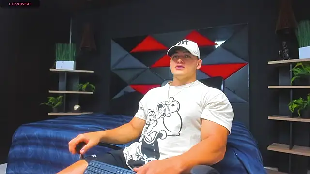 Leonsmoron online show from May 2026 12:19:01 AM