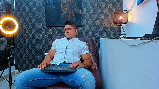 Leonsmoron online show from January 2026 11:22:02 PM