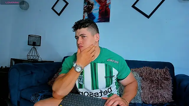 Leonsmoron online show from October 2025 10:54:01 PM