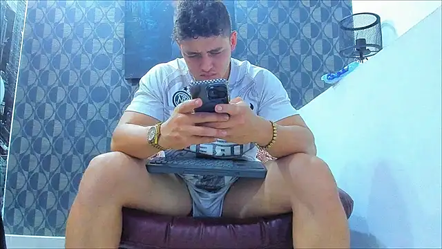 Leonsmoron online show from March 2026 03:17:01 AM