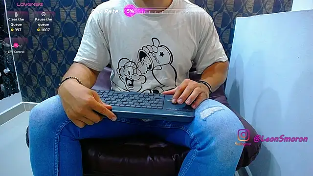 Leonsmoron online show from May 2026 08:19:01 AM