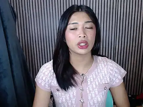 Maria-Moore online show from October 2025 04:06:02 PM