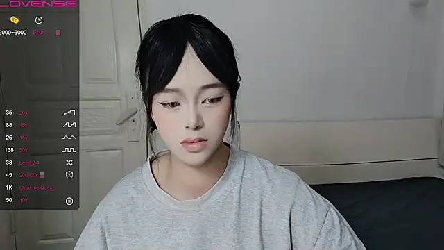 Snapshot of QiuPeiPeimmm chatting on October 2025 08:30:01 AM QiuPeiPeimmm online show from October 2025 08:30:01 AM