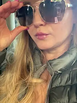 Snapshot of Lady__Maria chatting on March 2025 01:45:01 PM Lady Maria online show from March 2025 01:45:01 PM