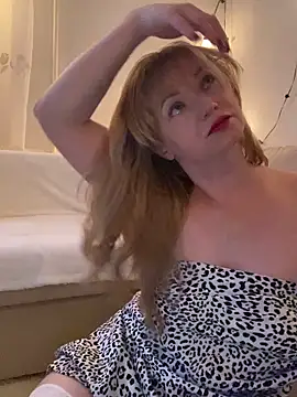 Snapshot of Lady__Maria chatting on November 2025 03:33:02 PM Lady Maria online show from November 2025 03:33:02 PM