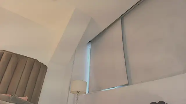 Emma Torres   online show from October 2025 12:28:01 PM