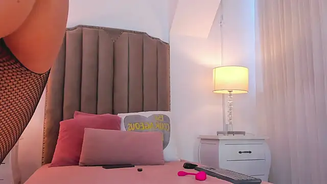 Emma Torres   online show from January 2026 11:50:01 AM